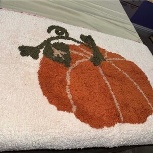 Pumpkin Design Bath Mat clearance NWOT.   THICK & PERFECT for next year